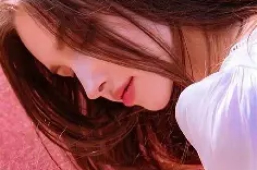1天曝3大瓜！顶流女星签协议、约会激吻、知三当三各个炸裂